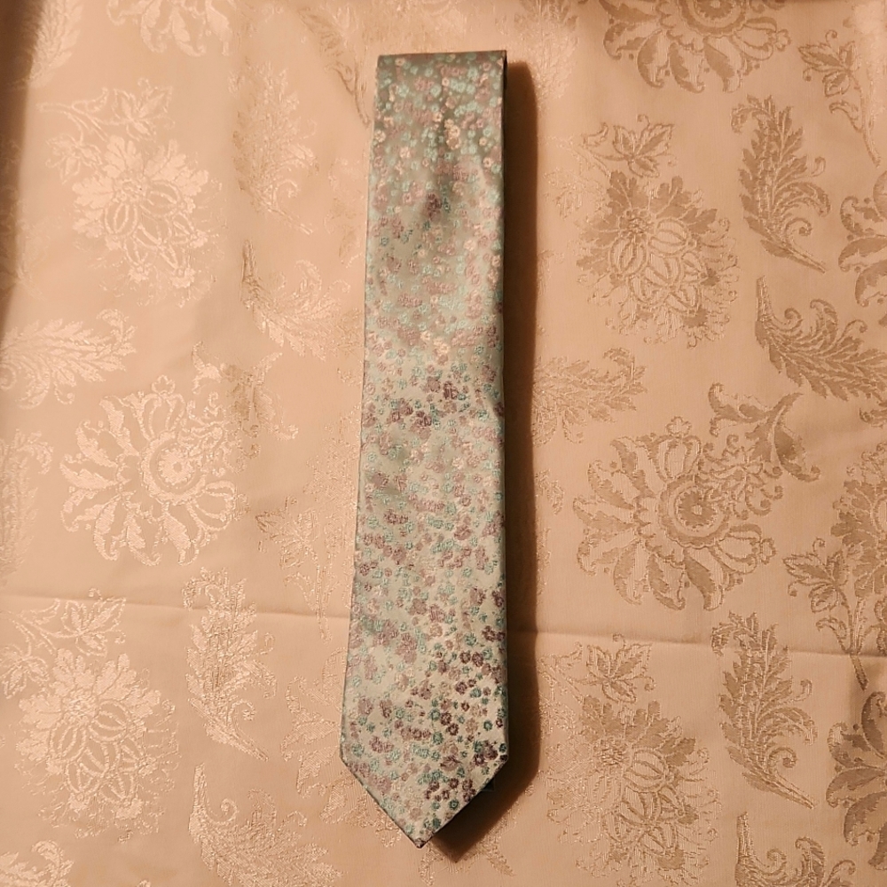 NEW. MADISON MEN'S NECK TIE.  BLUE, TEAL & PURPLE FLORAL TIE.  NWOT